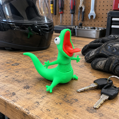 🦎🏍️ Roadside Lizard Buddy – Car & Motorcycle Decor